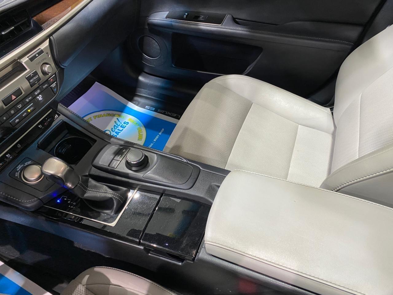 Lexus ES 350 Sedan 2017