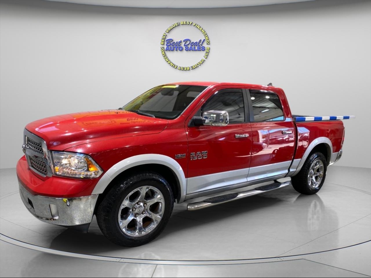 2015 RAM 1500 Laramie Crew Cab 5.5ft Bed 4WD