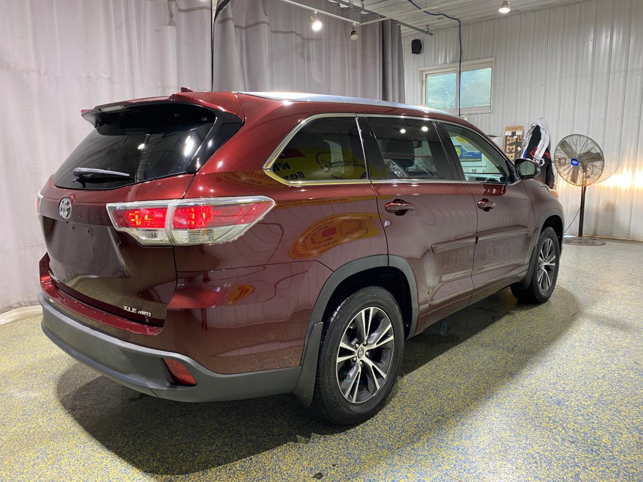 Toyota Highlander XLE AWD V6 2016