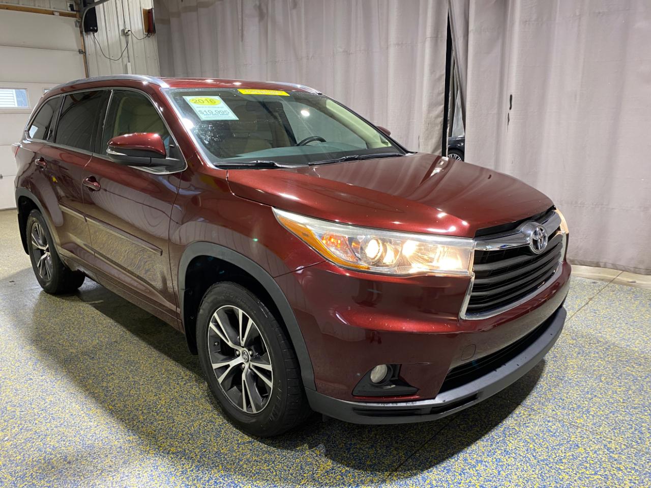 Toyota Highlander XLE AWD V6 2016