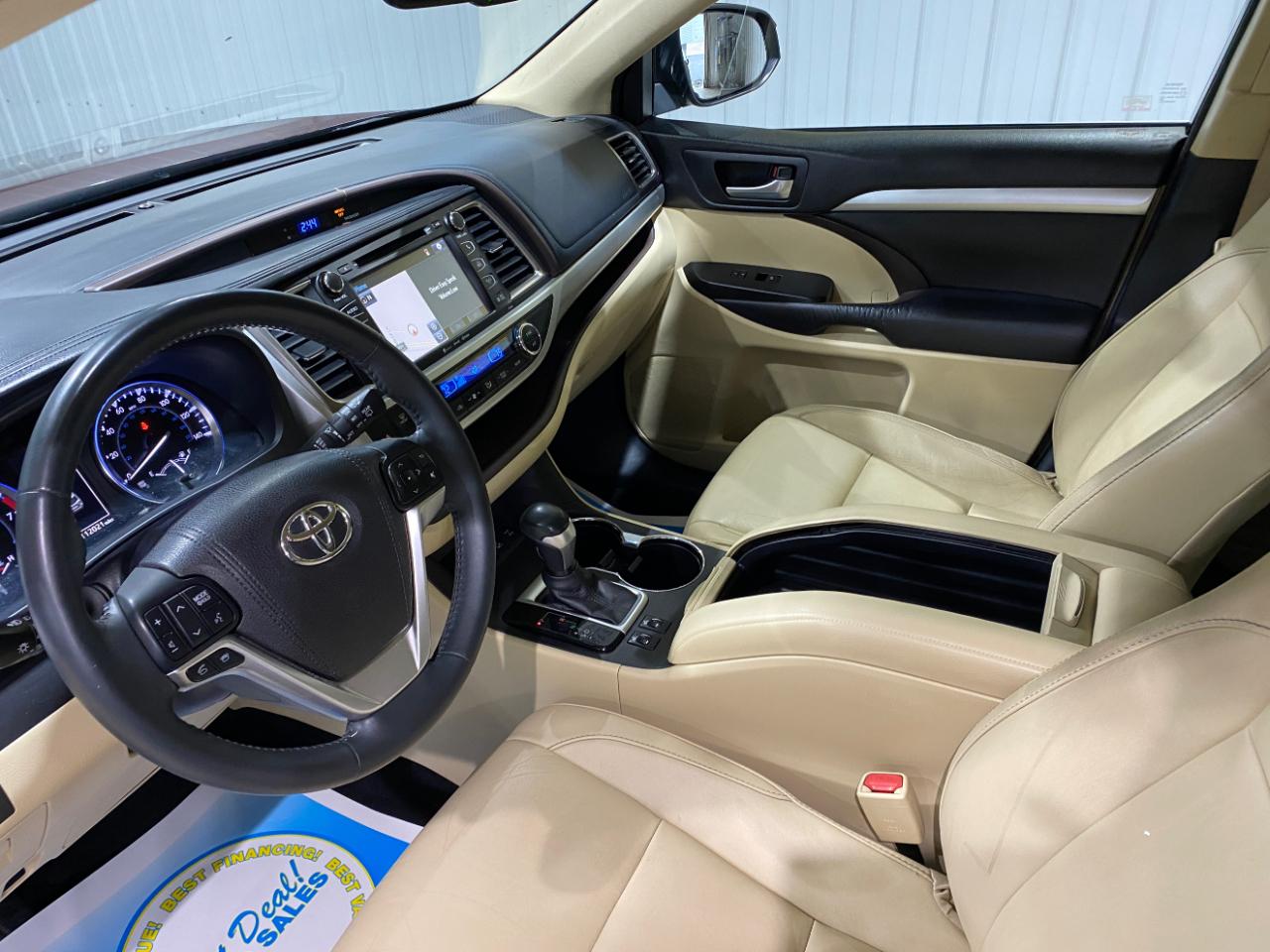 Toyota Highlander XLE AWD V6 2016