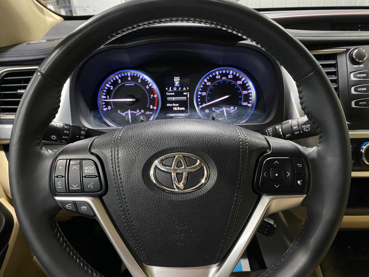 Toyota Highlander XLE AWD V6 2016