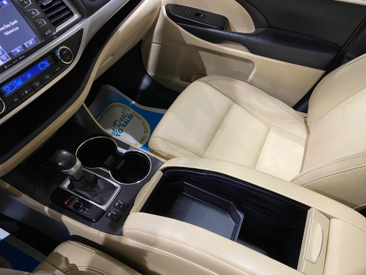 Toyota Highlander XLE AWD V6 2016