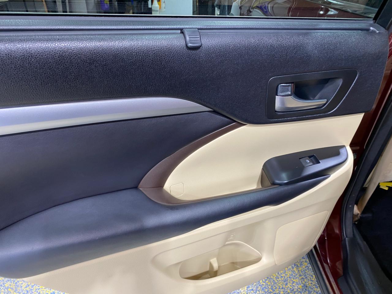 Toyota Highlander XLE AWD V6 2016