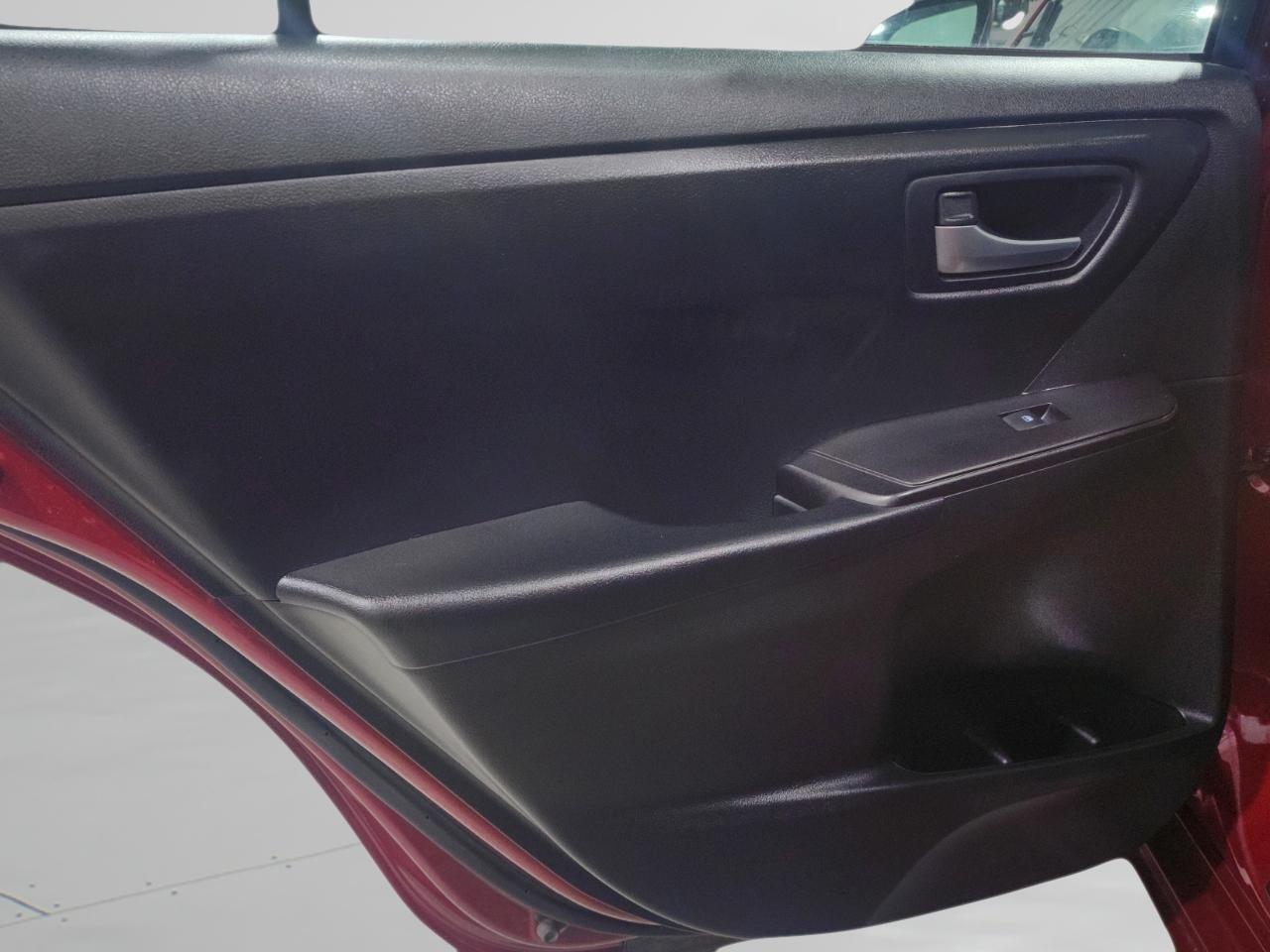 Toyota Camry SE 2017