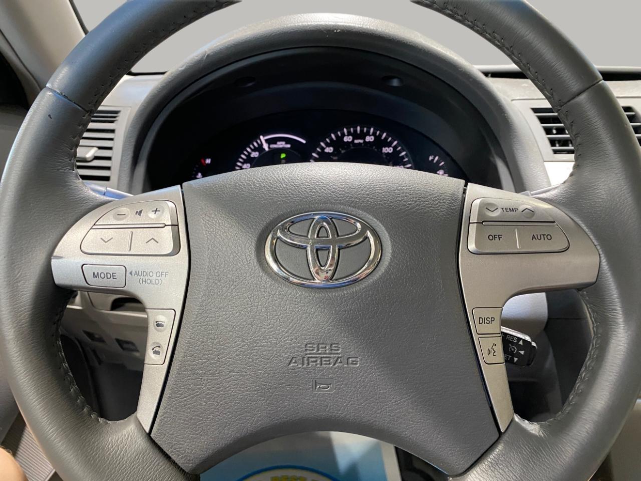 Toyota Camry Hybrid Sedan 2009