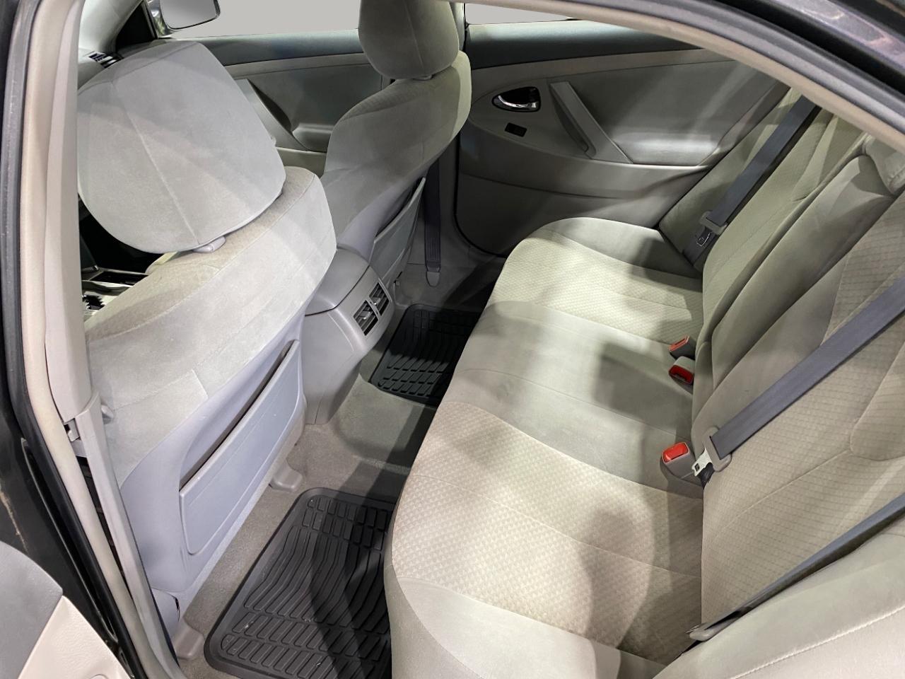 Toyota Camry Hybrid Sedan 2009