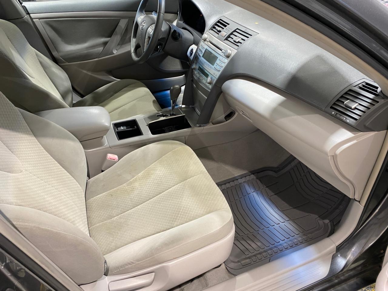Toyota Camry Hybrid Sedan 2009
