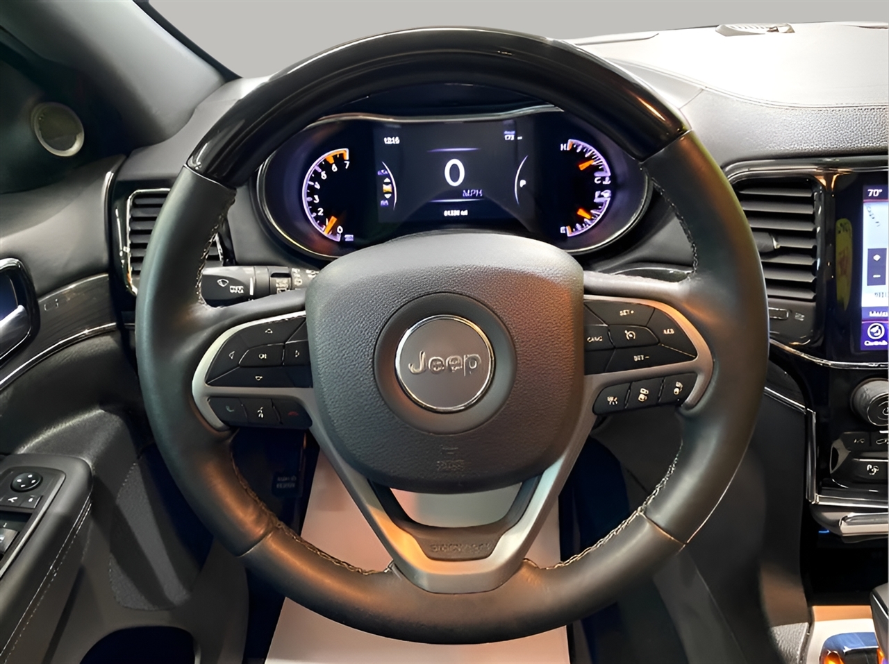 2019 Jeep Grand Cherokee Overland photo 9