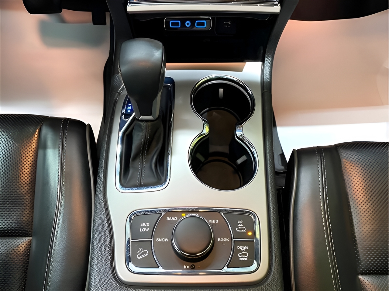 2019 Jeep Grand Cherokee Overland photo 16
