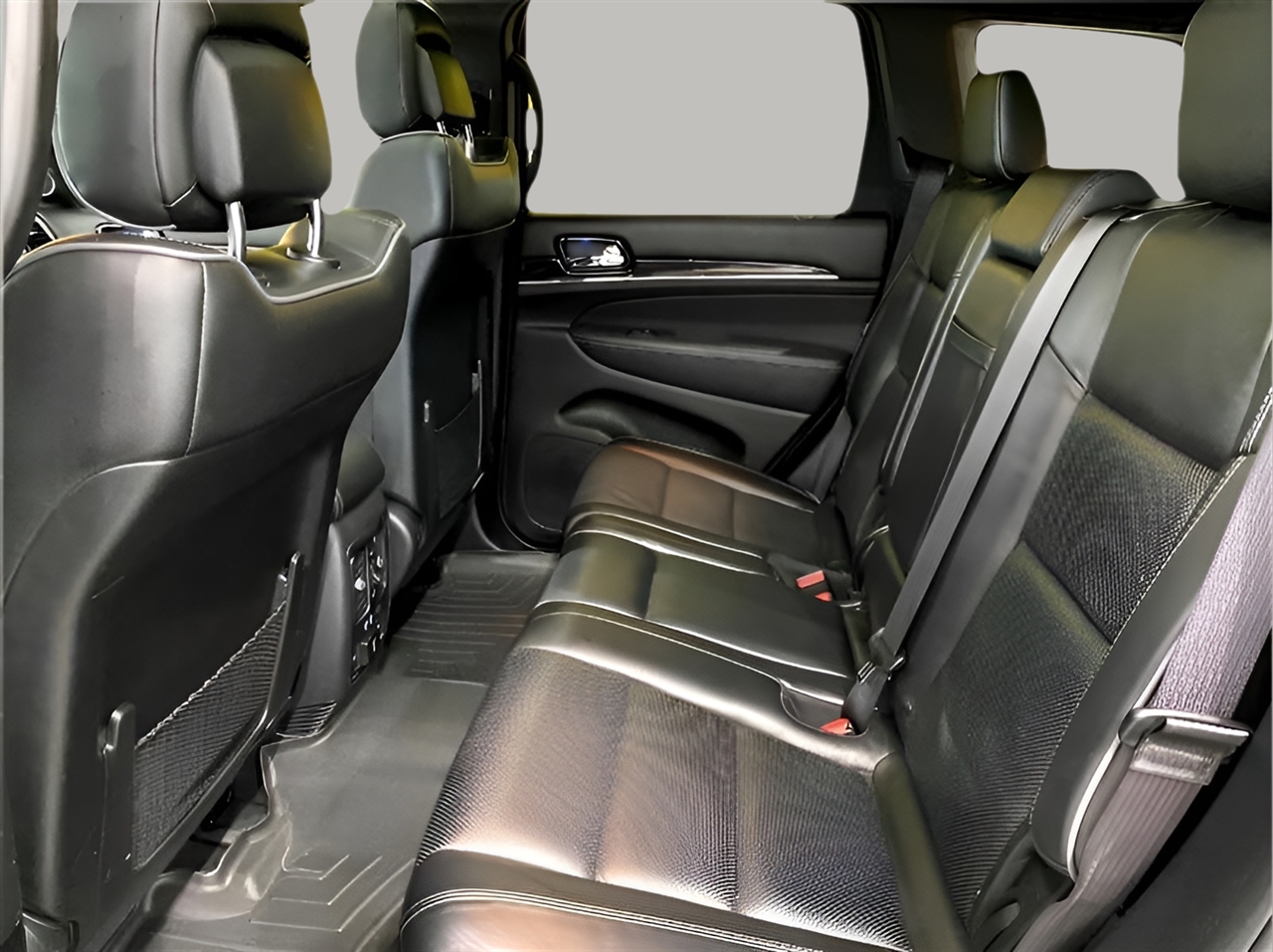 2019 Jeep Grand Cherokee Overland photo 20