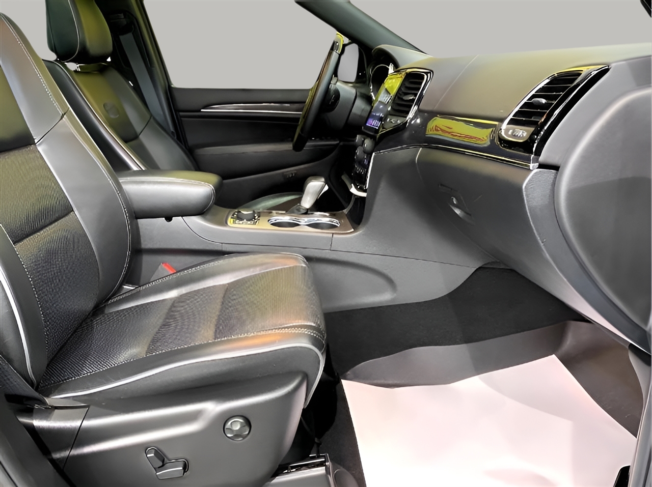 2019 Jeep Grand Cherokee Overland photo 22