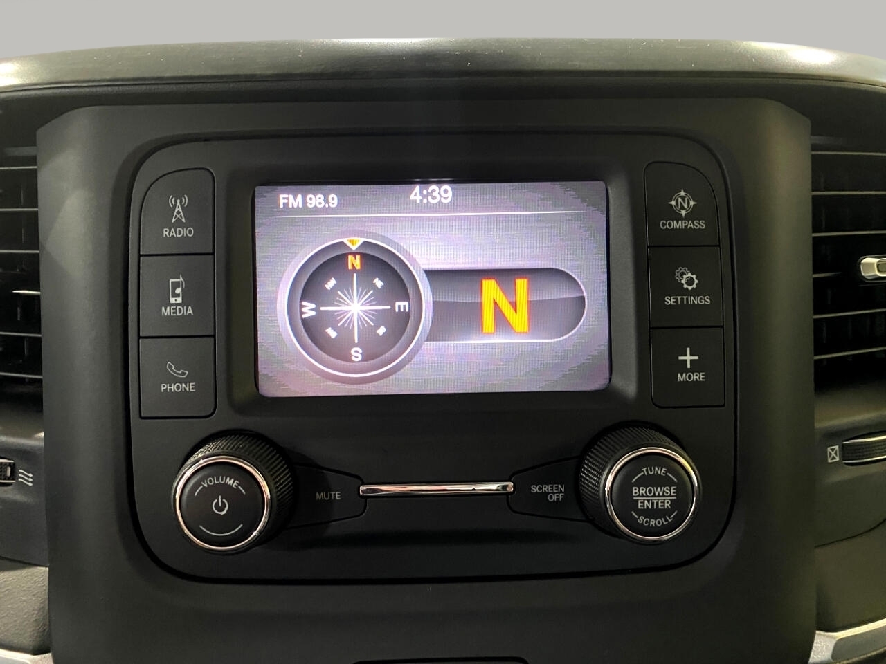 RAM 1500 Big Horn Quad Cab 4WD 2020