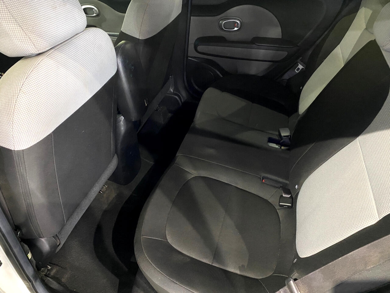 2016 Kia Soul Base photo 16
