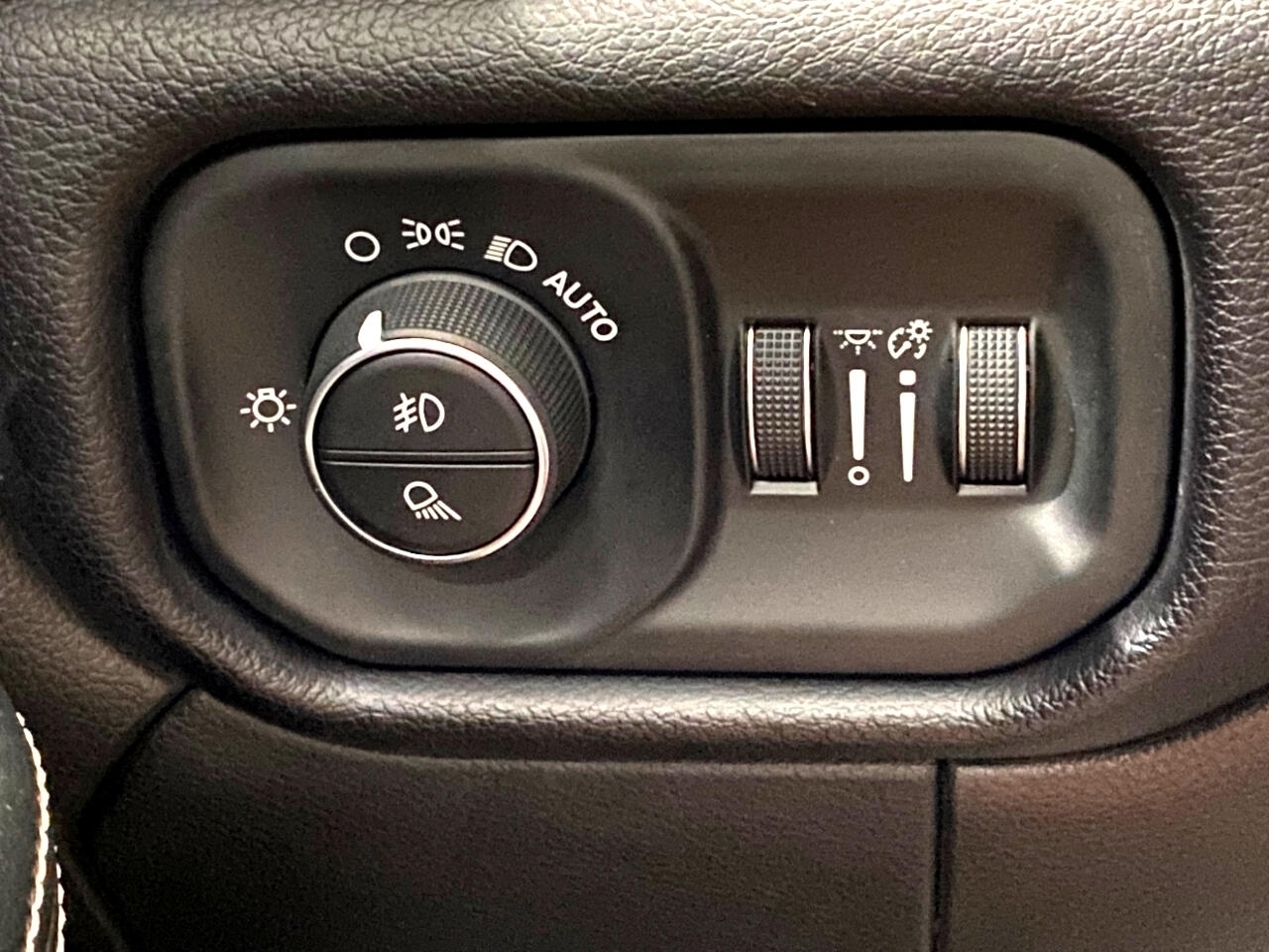 RAM 2500 Laramie Crew Cab SWB 4WD 2021