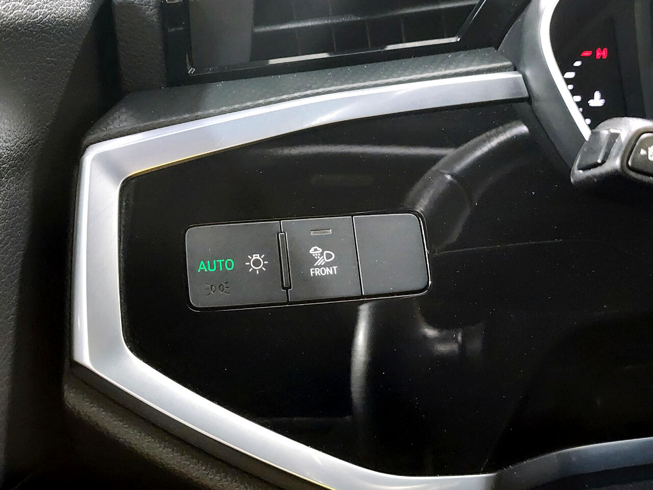 2023 Audi Q3 S line Premium photo 14