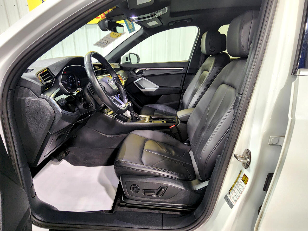 2023 Audi Q3 S line Premium photo 9