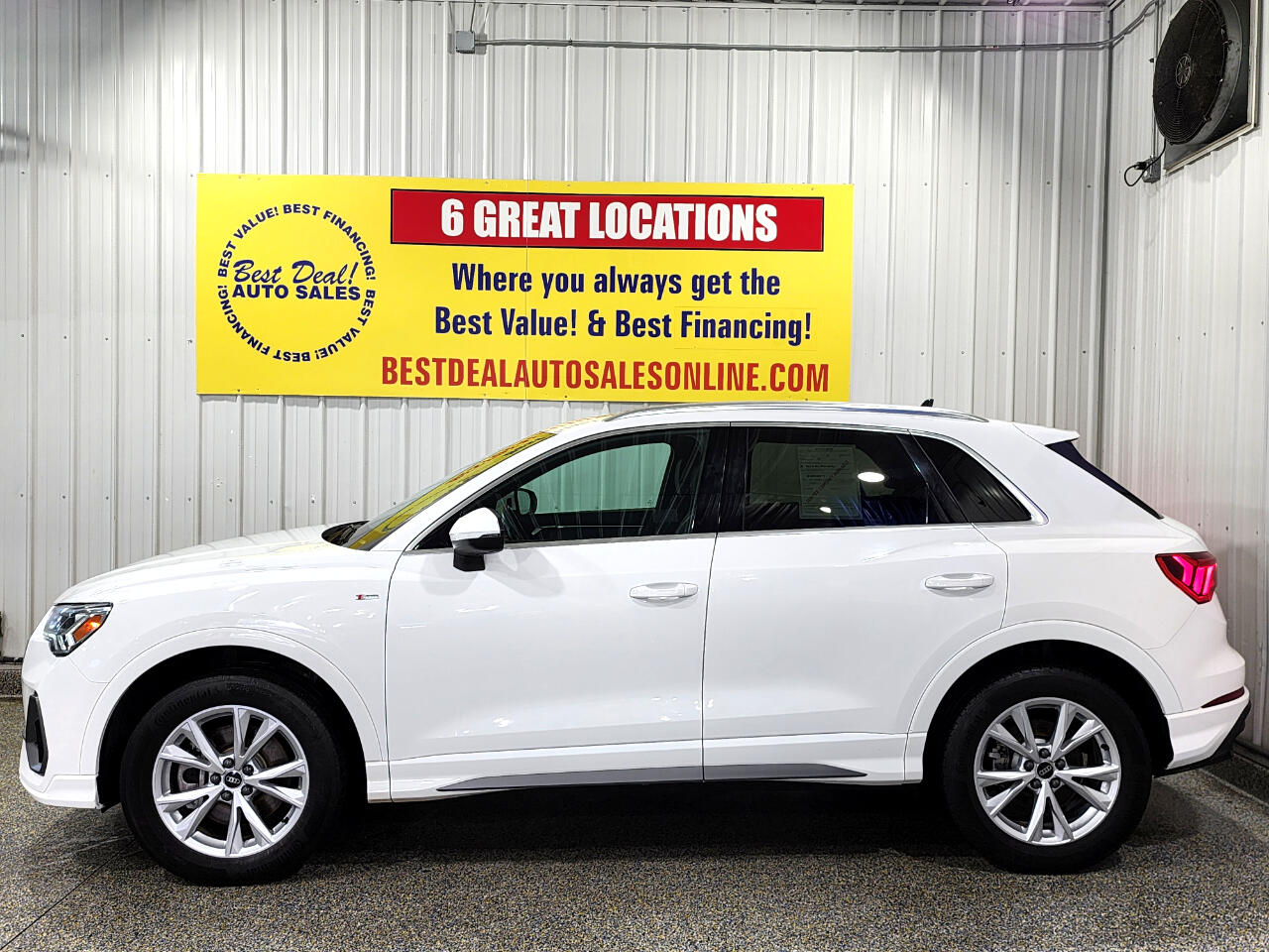 2023 Audi Q3 S line Premium photo 3