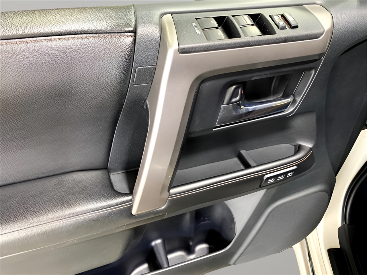 Toyota 4Runner Limited V6 4WD 2015 Toyota 4Runner Limited V6 4WD 2015