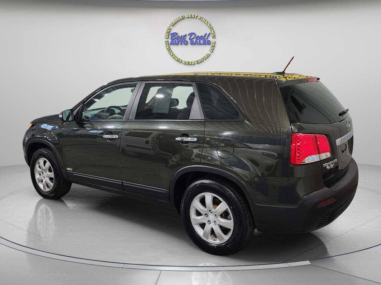 2011 Kia Sorento LX photo 3