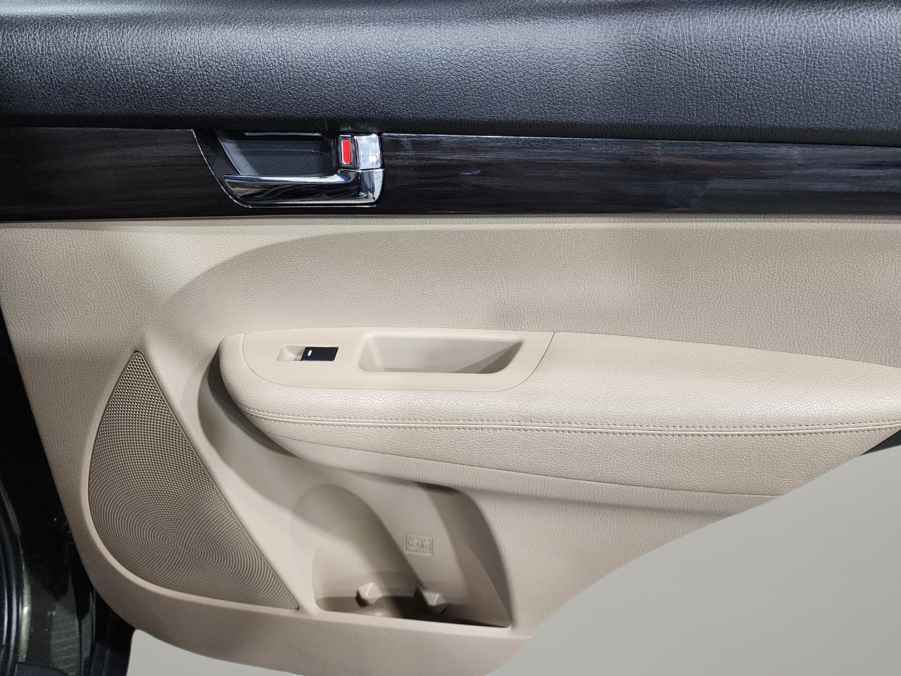 2011 Kia Sorento LX photo 25