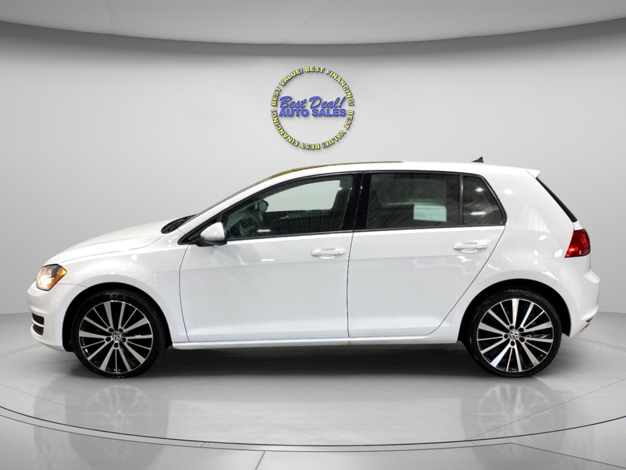 2015 Volkswagen Golf TSI S photo 2