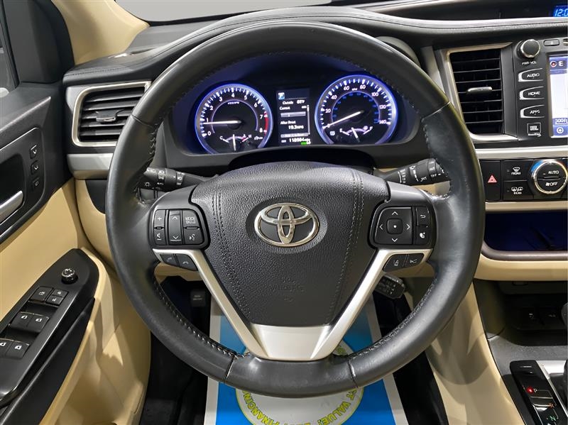 2017 Toyota Highlander Limited photo 11
