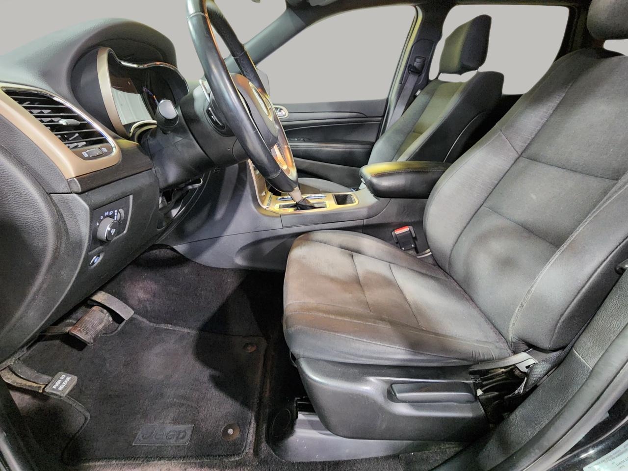 2016 Jeep Grand Cherokee Laredo photo 11