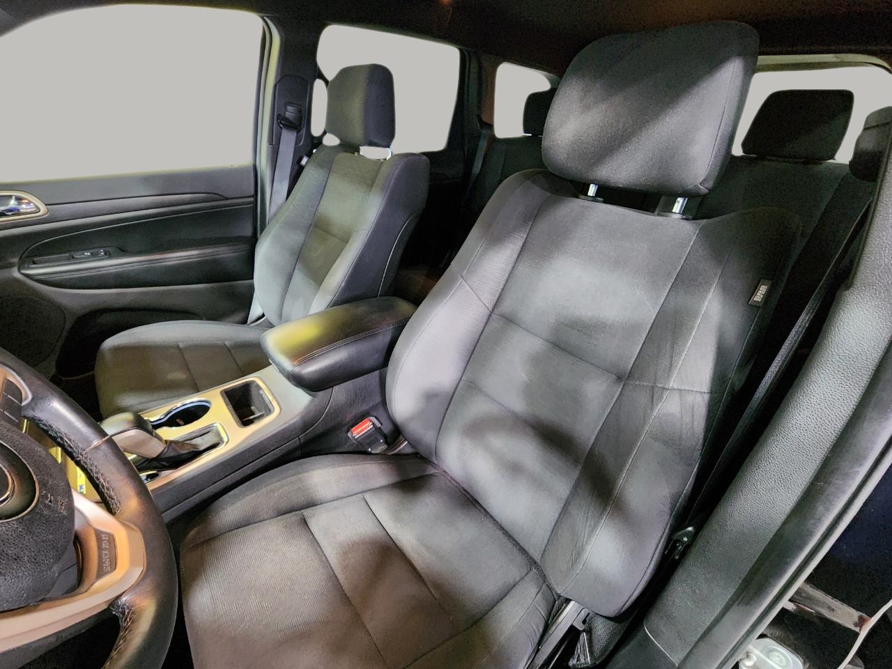 2016 Jeep Grand Cherokee Laredo photo 12