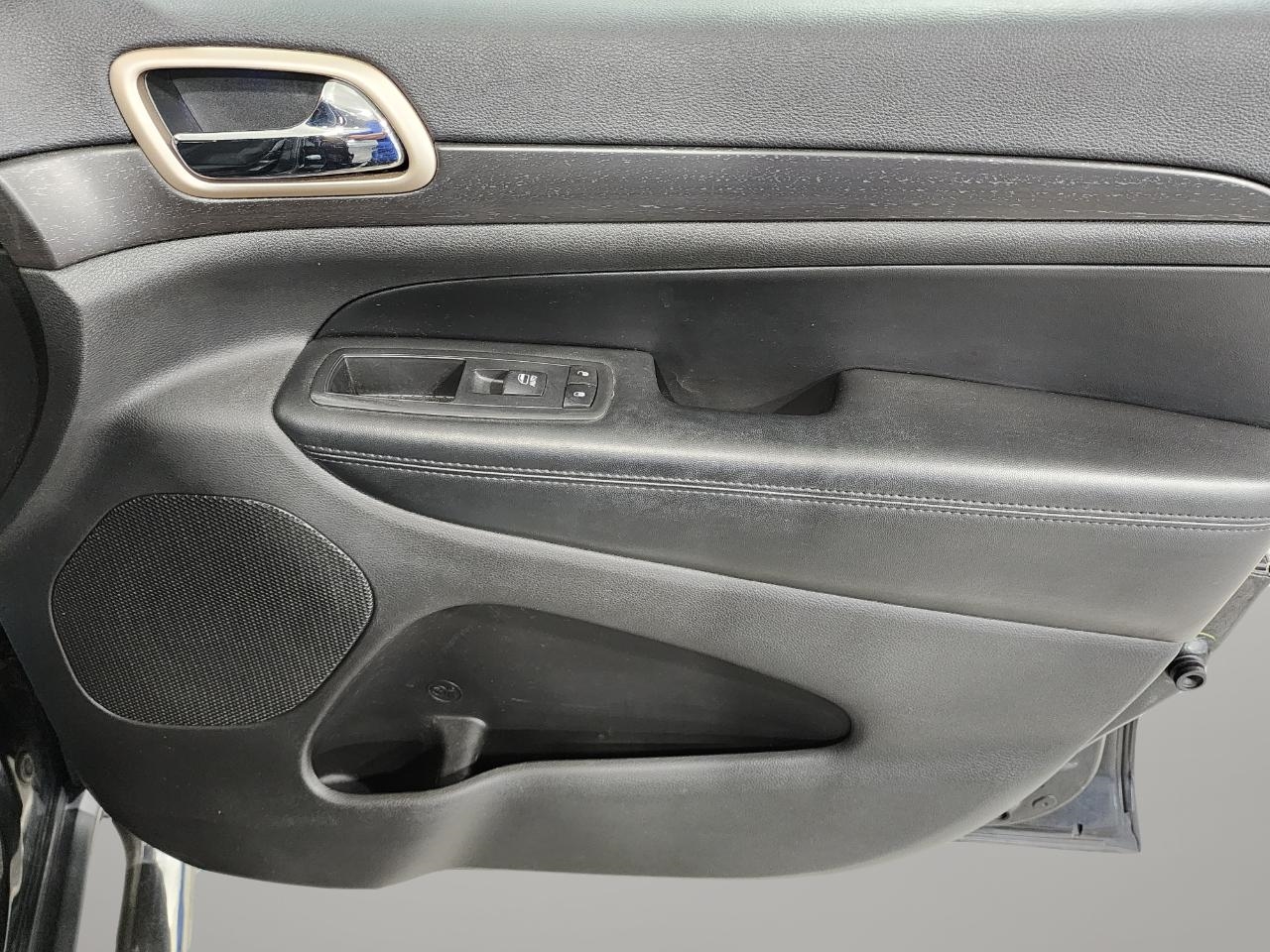 2016 Jeep Grand Cherokee Laredo photo 18