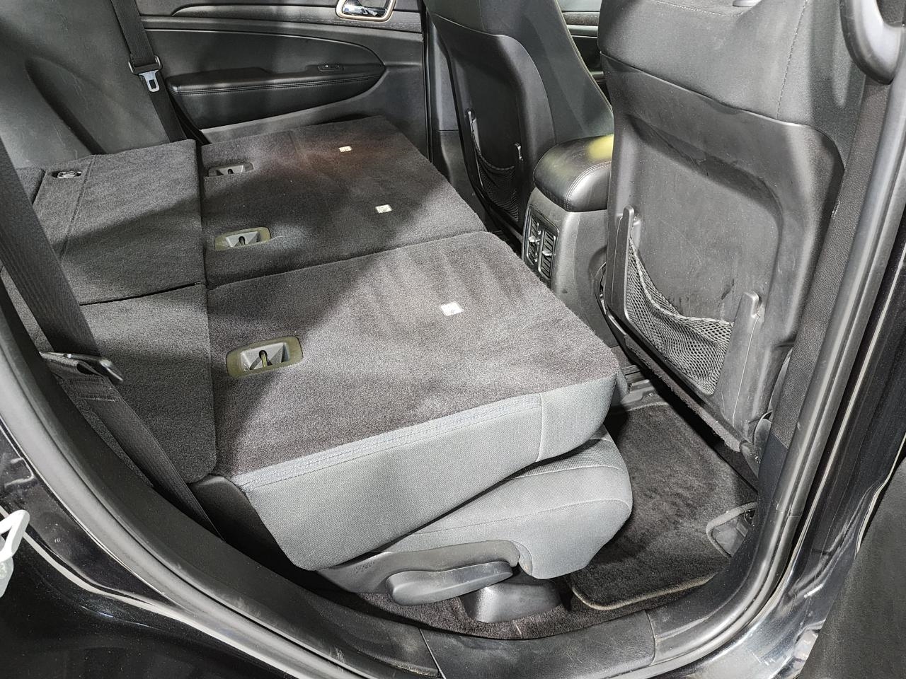 2016 Jeep Grand Cherokee Laredo photo 27