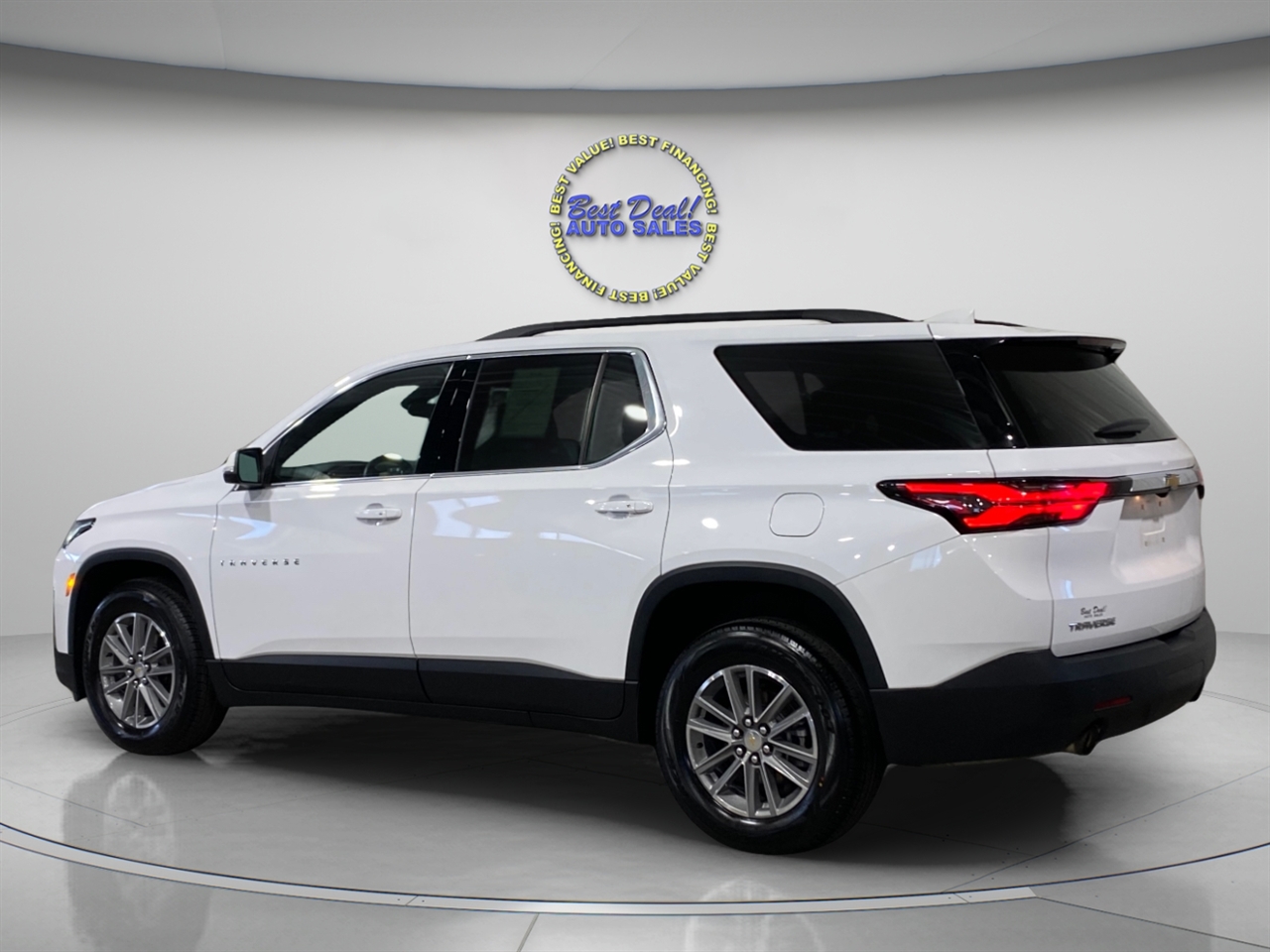 2022 Chevrolet Traverse Cloth photo 2