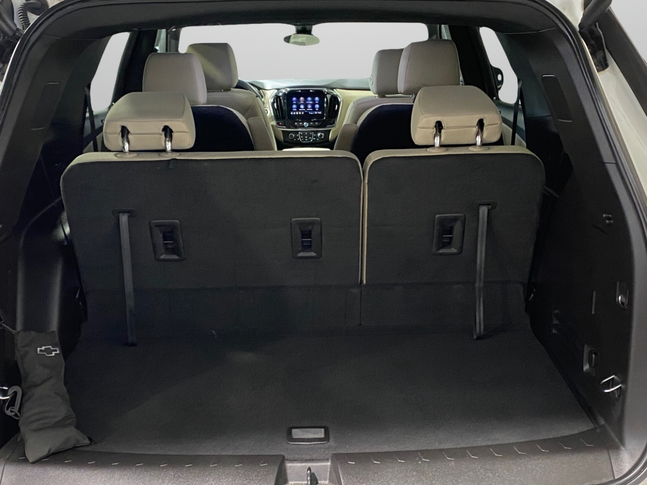 2022 Chevrolet Traverse Cloth photo 3