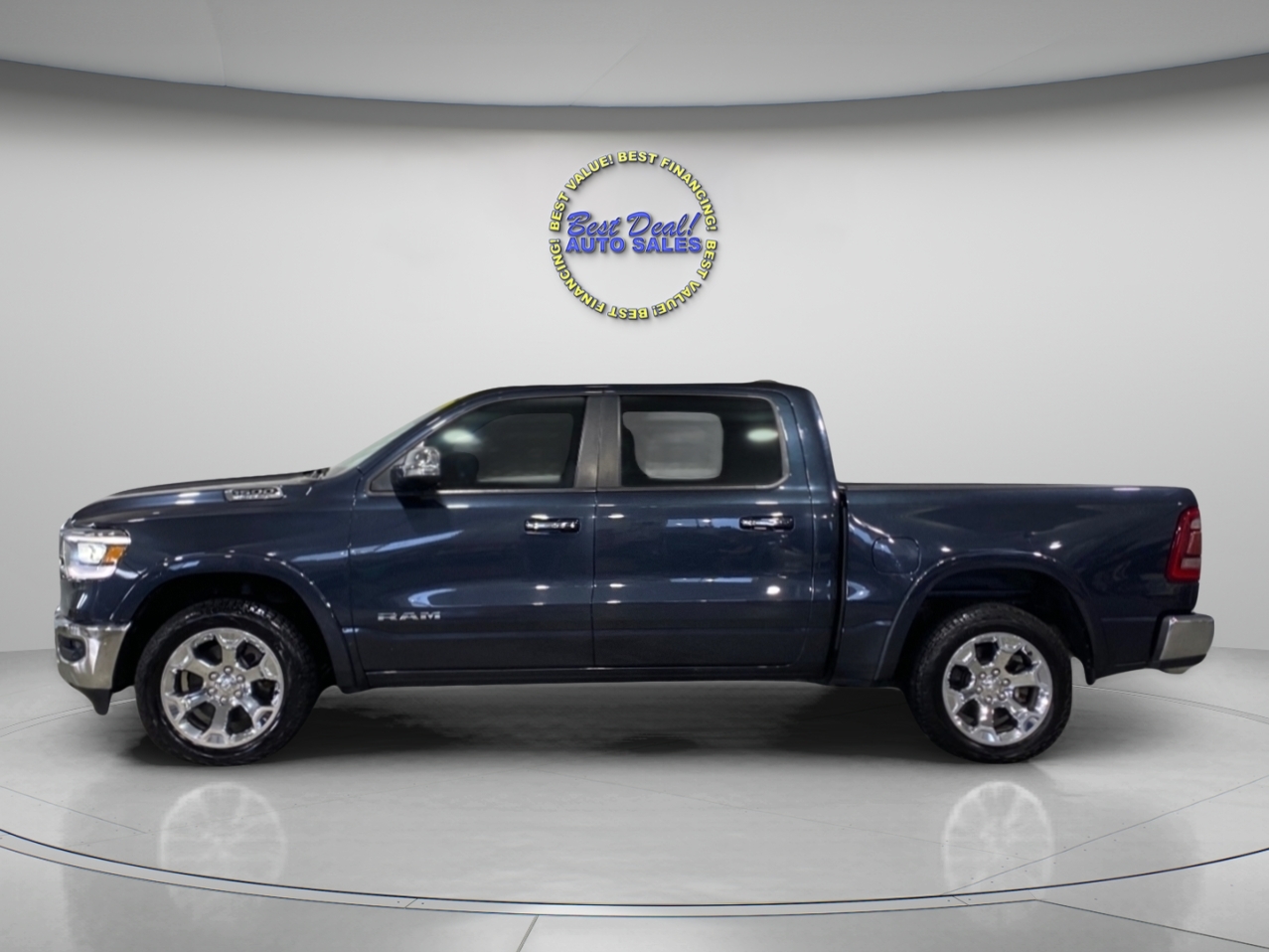 RAM 1500 Laramie Crew Cab SWB 4WD 2019