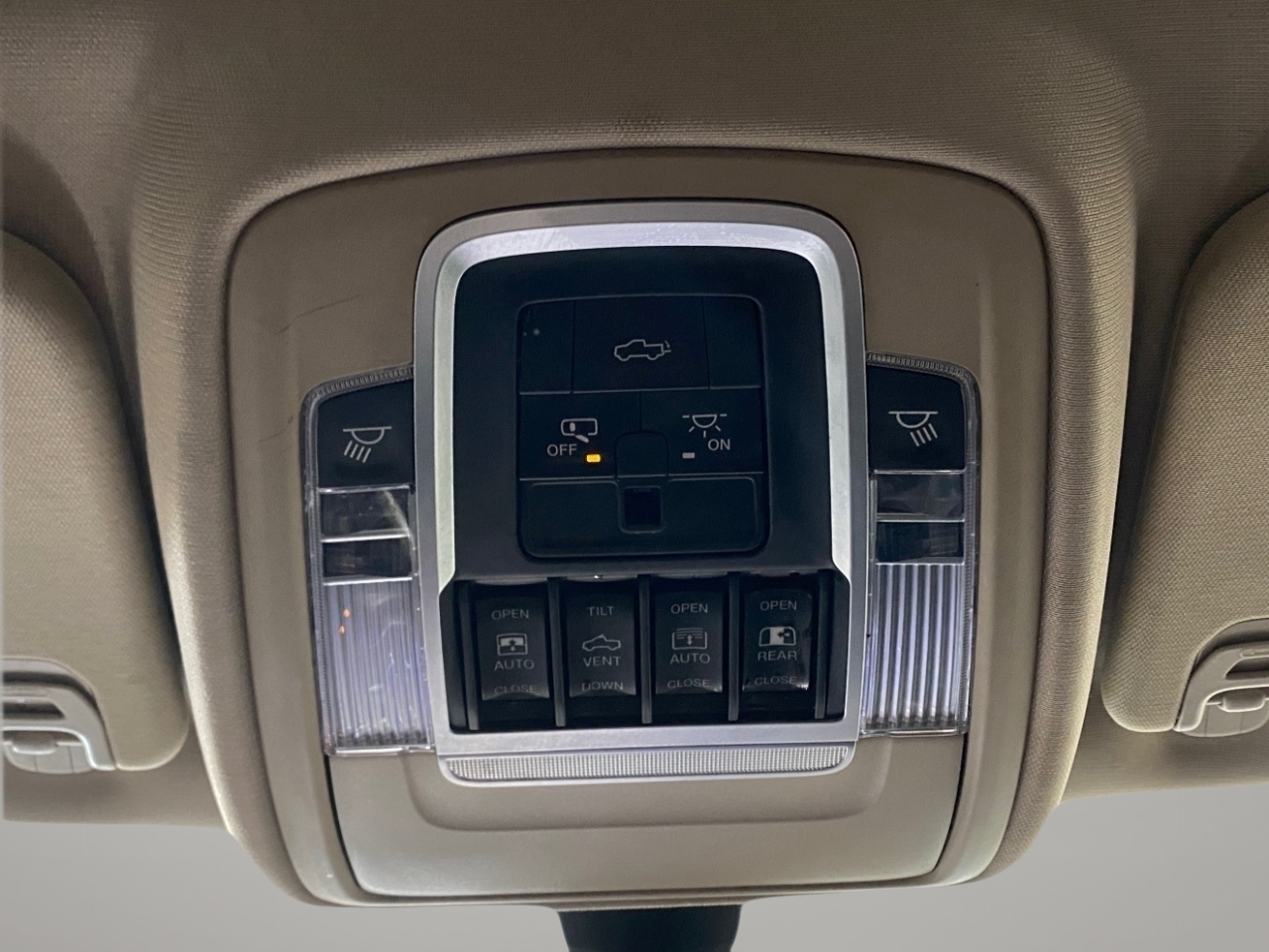 RAM 1500 Laramie Crew Cab SWB 4WD 2019