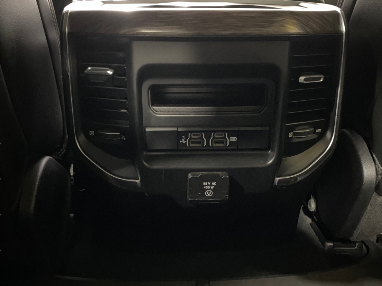 RAM 1500 Laramie Crew Cab SWB 4WD 2019