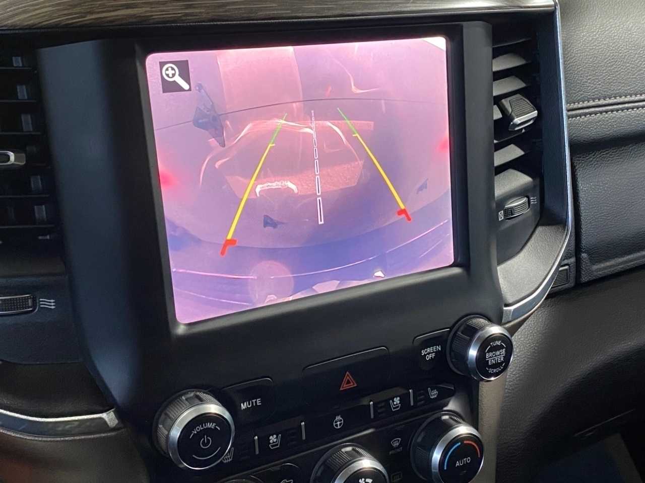 RAM 1500 Laramie Crew Cab SWB 4WD 2019