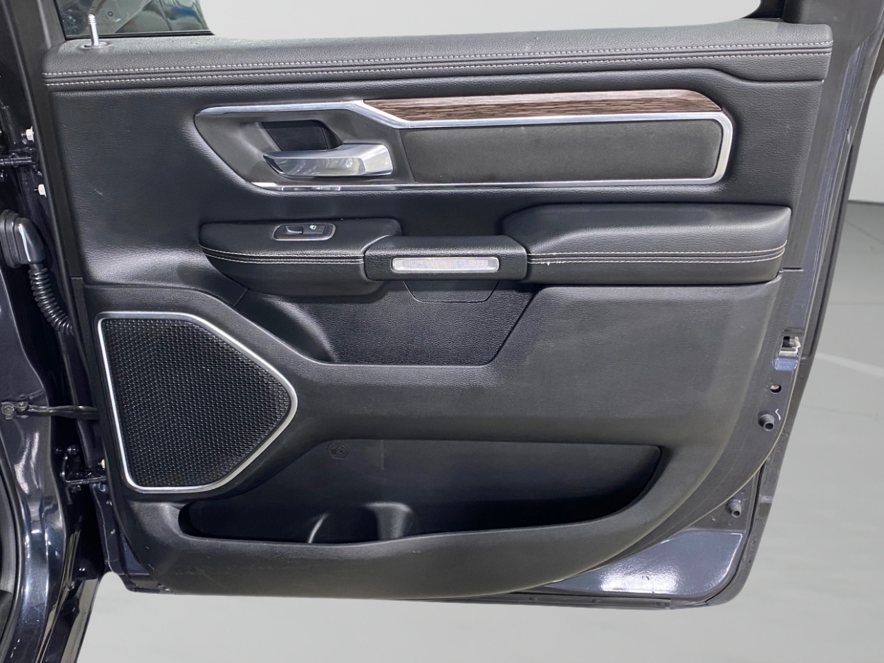 RAM 1500 Laramie Crew Cab SWB 4WD 2019