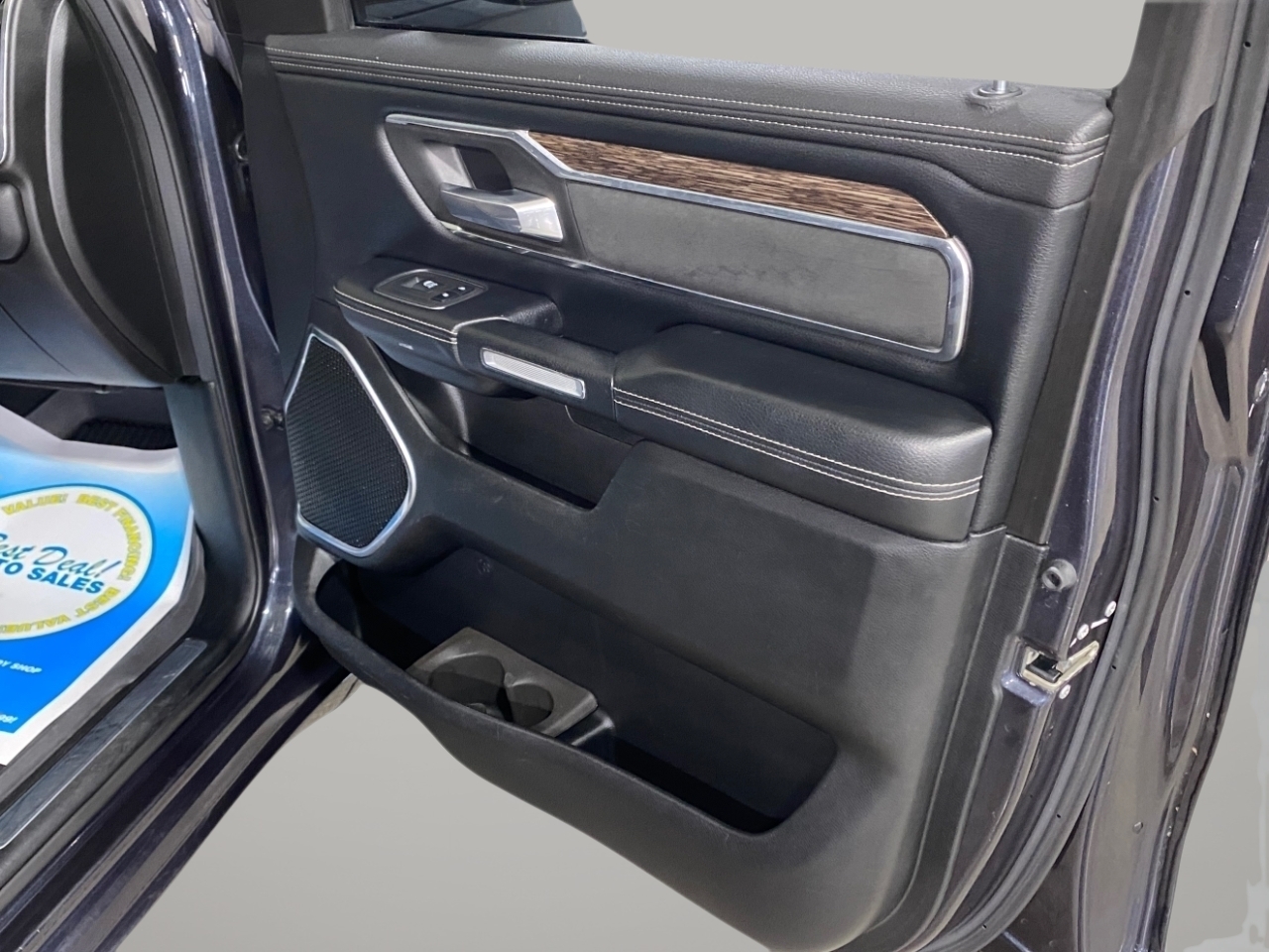 RAM 1500 Laramie Crew Cab SWB 4WD 2019