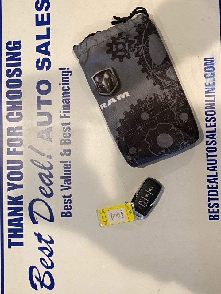 RAM 1500 Laramie Crew Cab SWB 4WD 2019