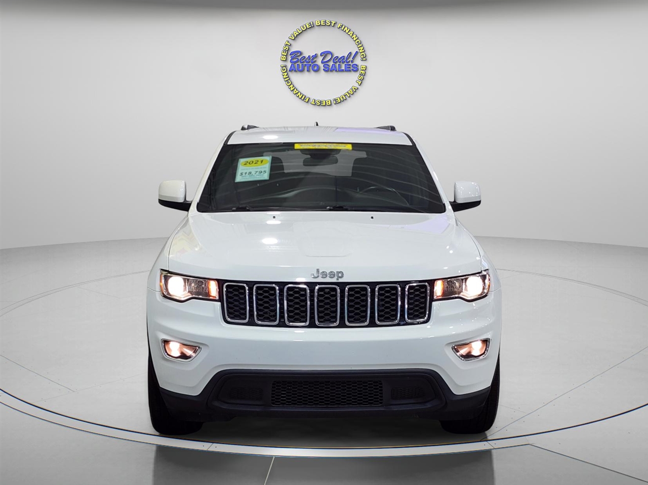 2021 Jeep Grand Cherokee Laredo E photo 2