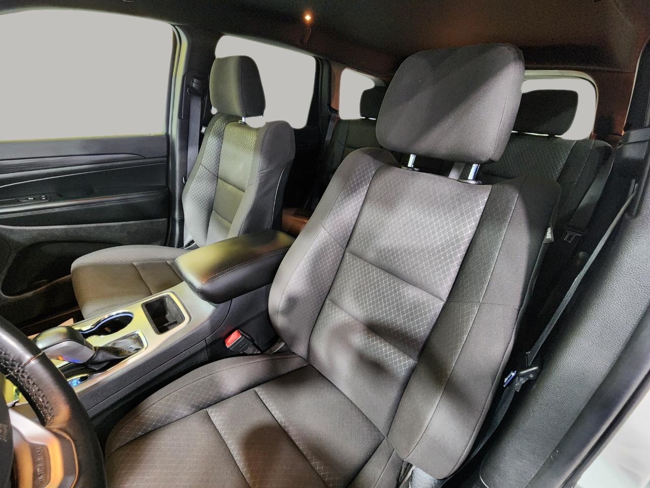 2021 Jeep Grand Cherokee Laredo E photo 14