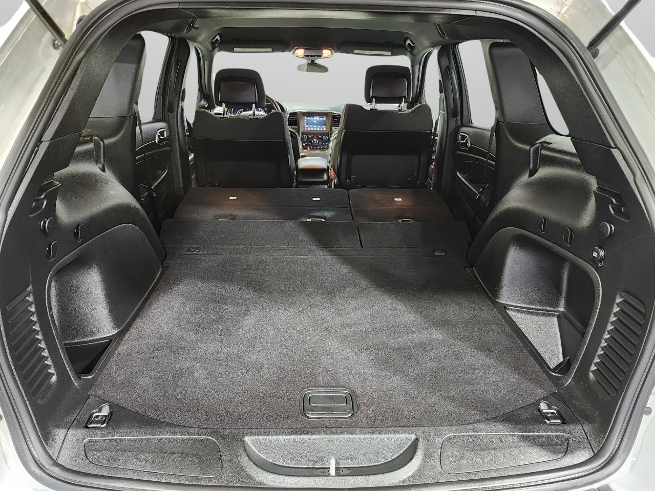2021 Jeep Grand Cherokee Laredo E photo 28