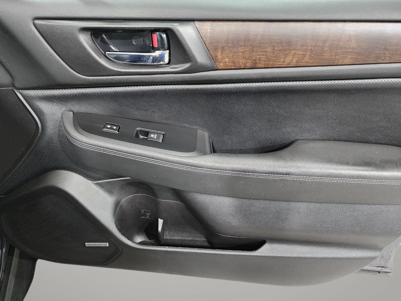 2016 Subaru Outback 2.5i Limited photo 16