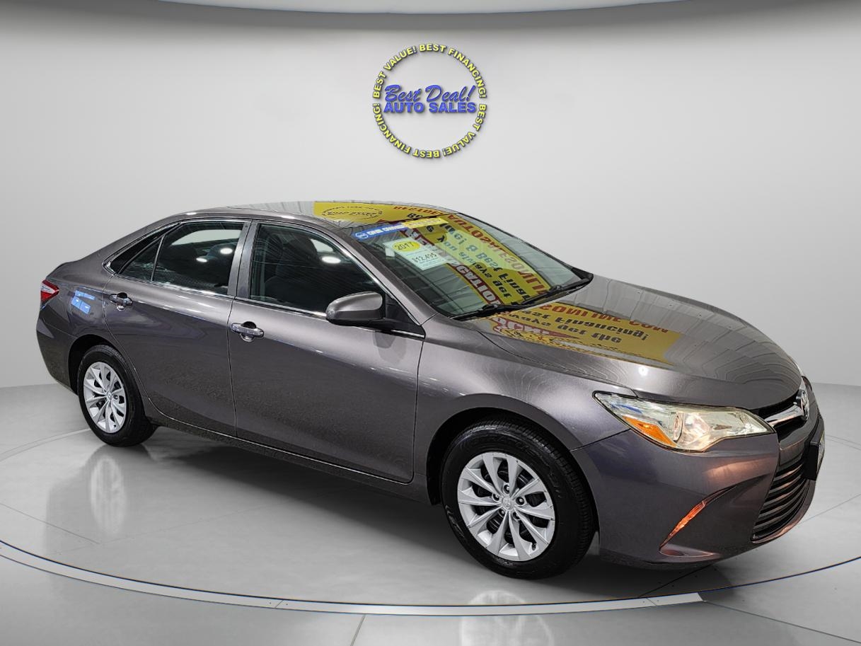 2017 Toyota Camry LE photo 6