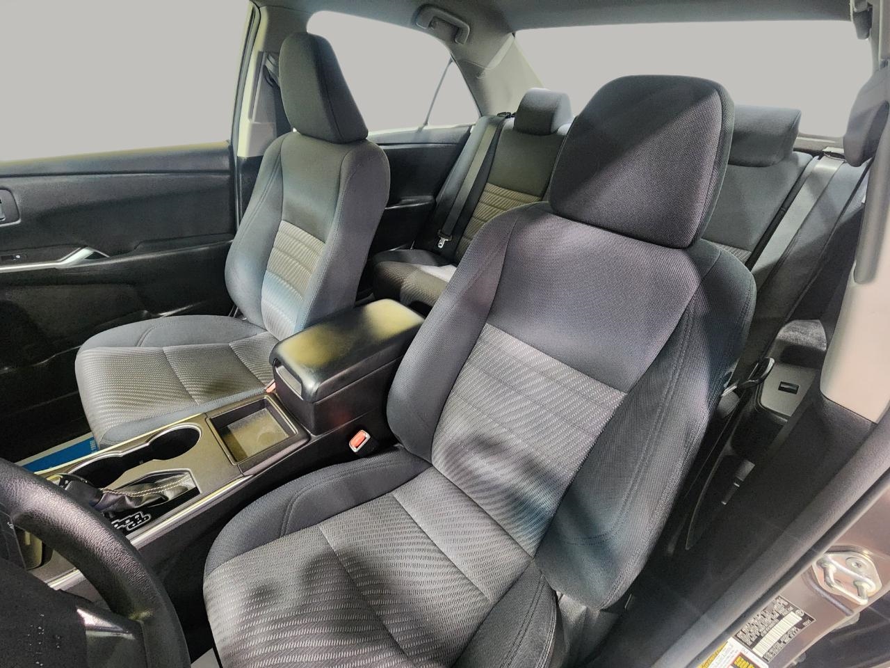 2017 Toyota Camry LE photo 10