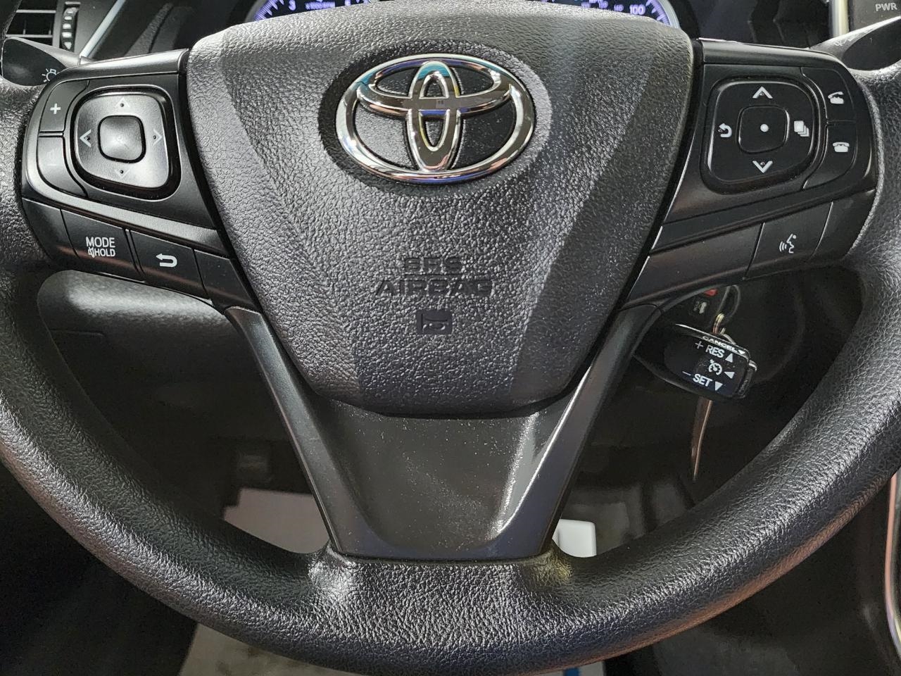 2017 Toyota Camry LE photo 12