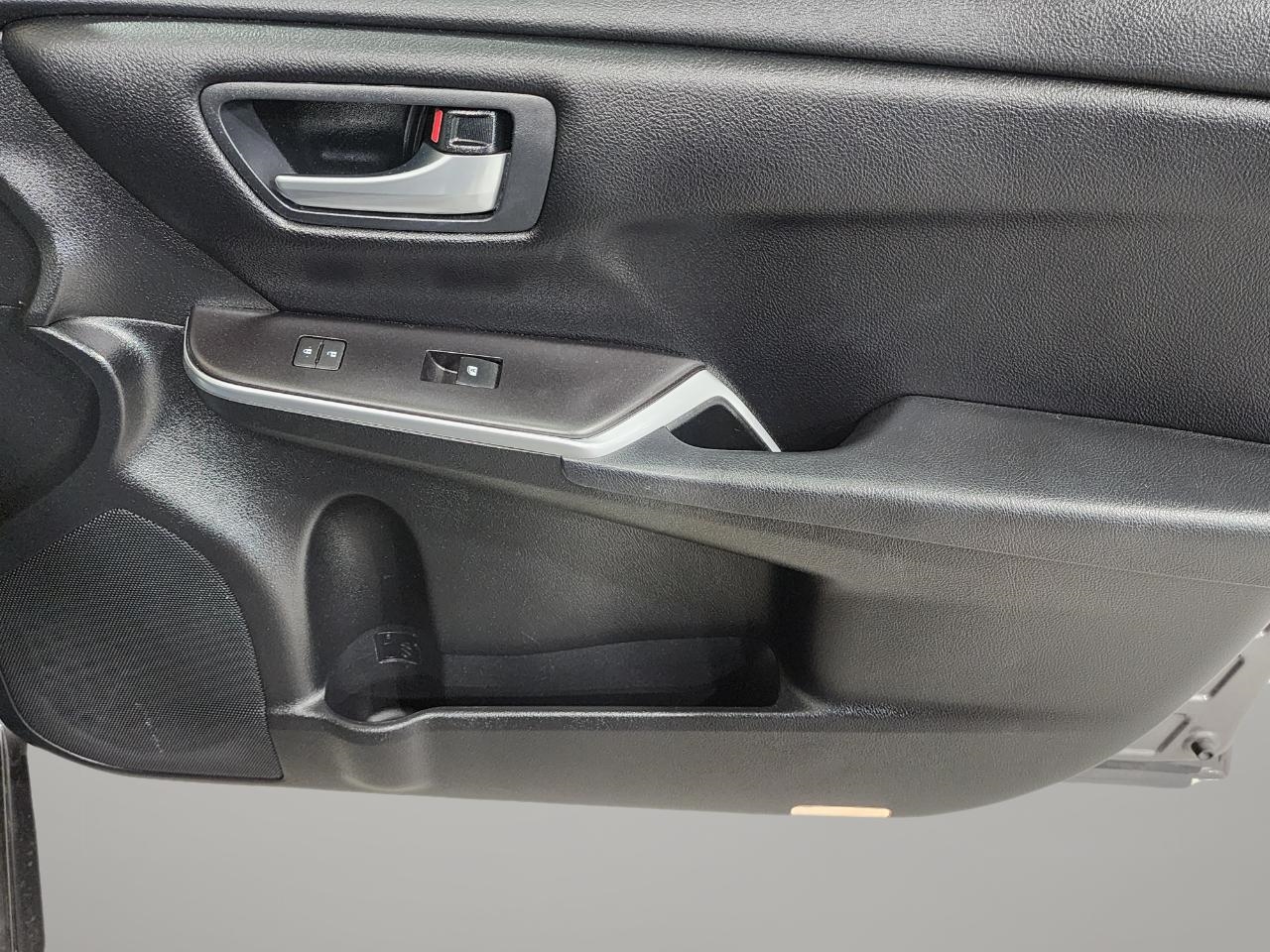 2017 Toyota Camry LE photo 20