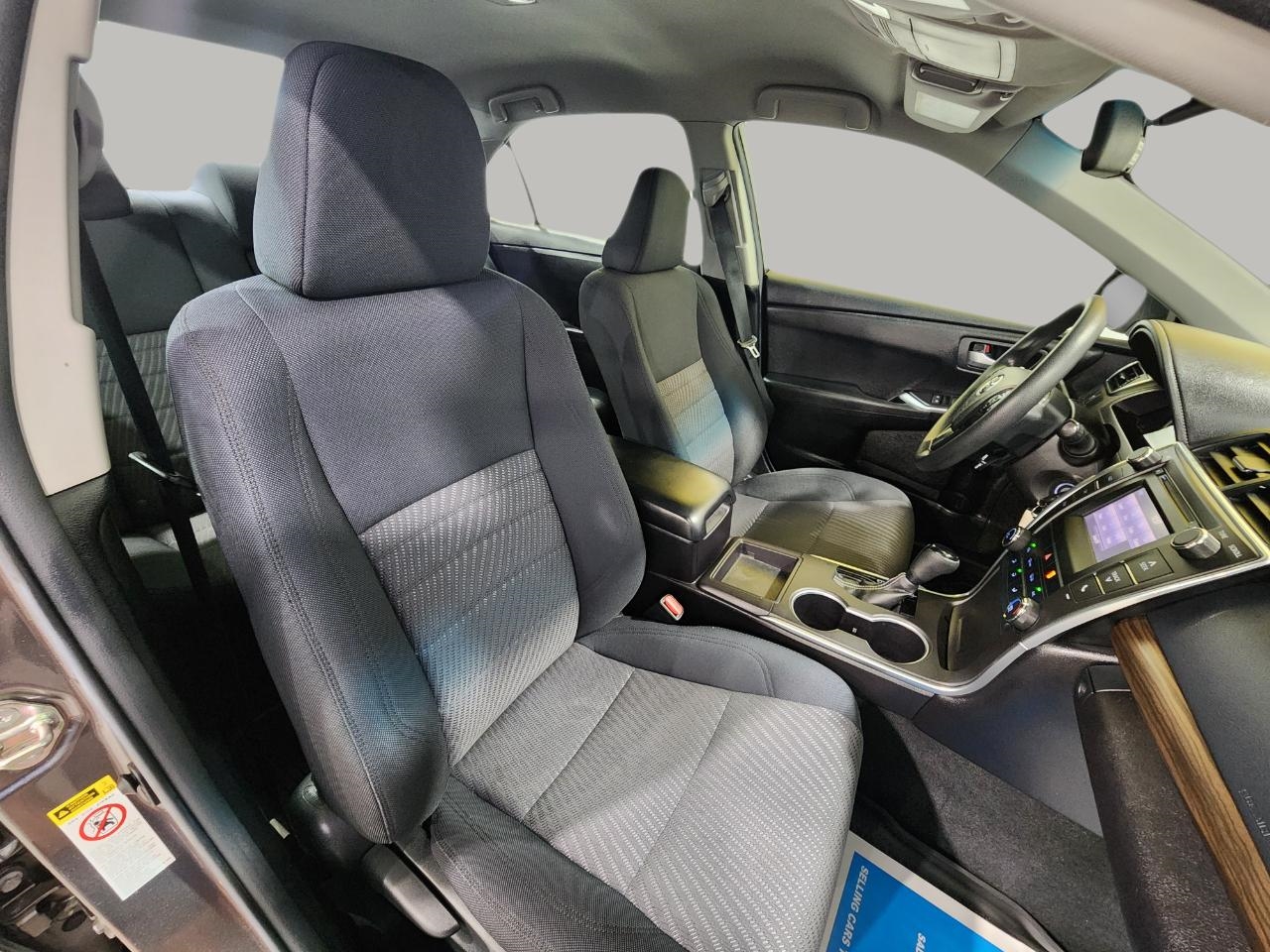 2017 Toyota Camry LE photo 22