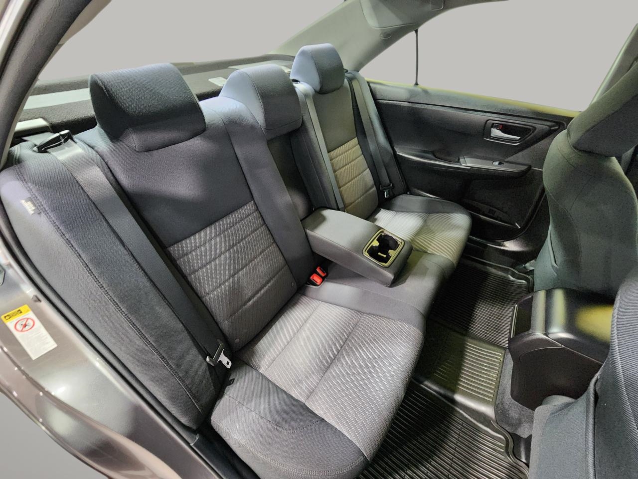 2017 Toyota Camry LE photo 26